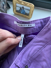 Load image into Gallery viewer, Purple Comfortable Skinny Jeans Size 5/27
