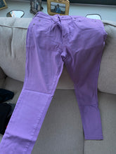 Load image into Gallery viewer, Purple Comfortable Skinny Jeans Size 5/27
